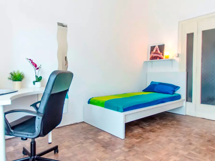 Immagine 2 di Camera in affitto  in Corso Sebastopoli a Torino