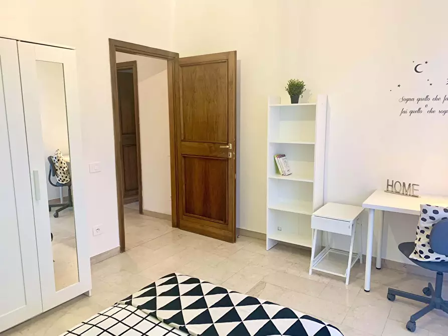 Immagine 2 di Camera in affitto  in Viale Francesco Redi45 a Firenze