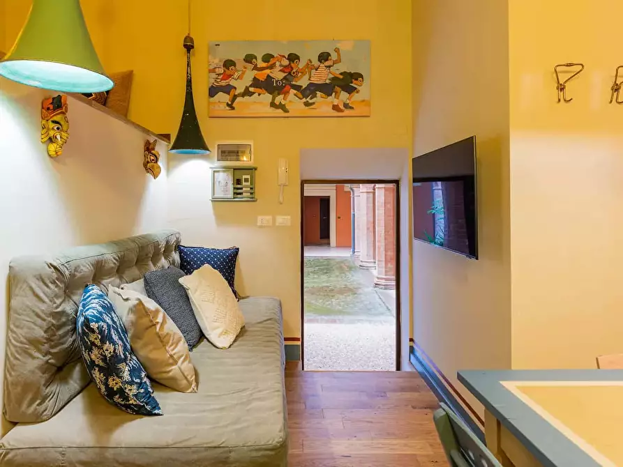 Immagine 4 di Appartamento in affitto  in Via Broccaindosso71 a Bologna