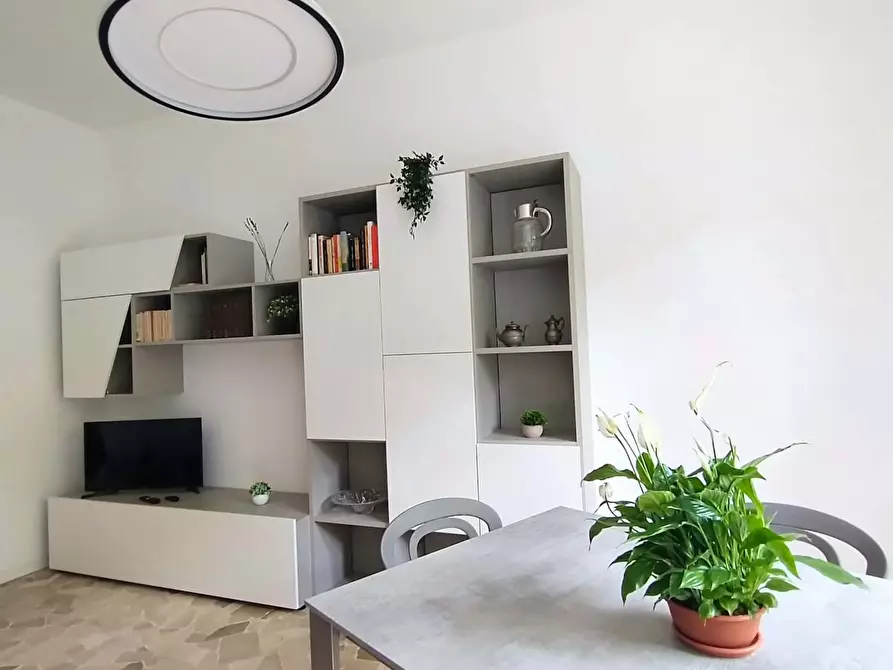 Immagine 4 di Appartamento in affitto  in Via Tavazzano a Milano