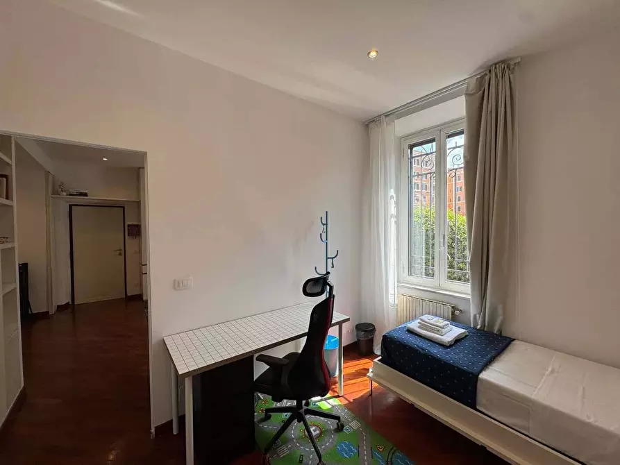 Immagine 11 di Appartamento in affitto  in Via la Spezia55 a Roma