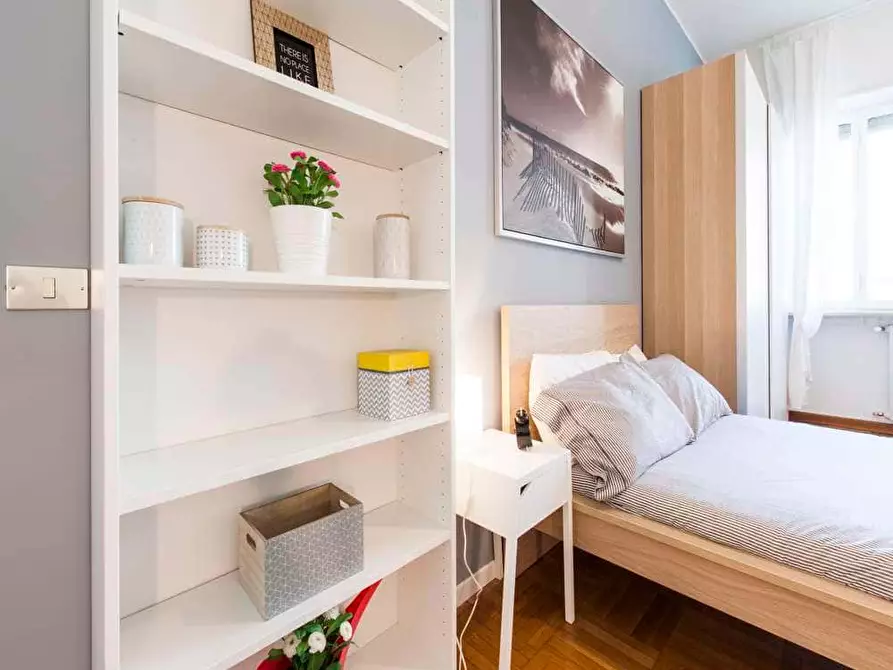 Immagine 8 di Camera in affitto  in Viale Emilio Caldara9 a Milano