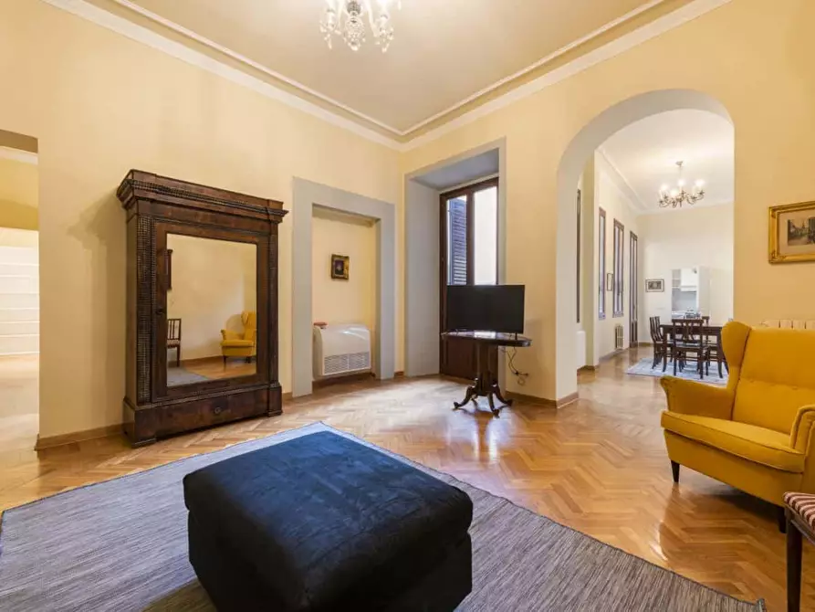 Immagine 1 di Appartamento in affitto  in Via dell' Oriuolo19 a Firenze