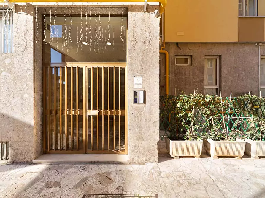 Immagine 67 di Appartamento in affitto  in Via Salasco5 a Milano