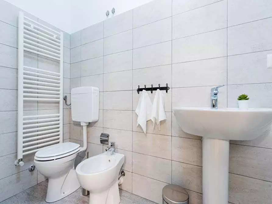 Immagine 13 di Camera in affitto  in Via dei Fontanili1 a Milano