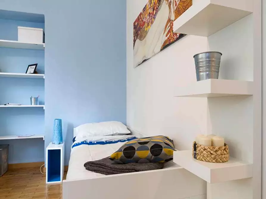 Immagine 3 di Camera in affitto  in Via Tarquinio Prisco3 a Milano