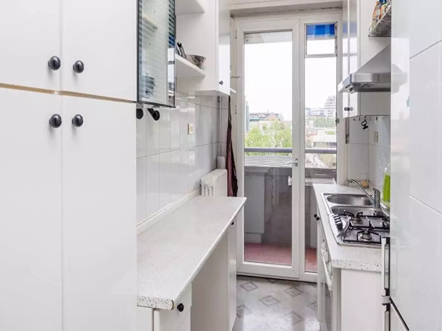 Immagine 5 di Camera in affitto  in Via Luca Ghini4 a Milano