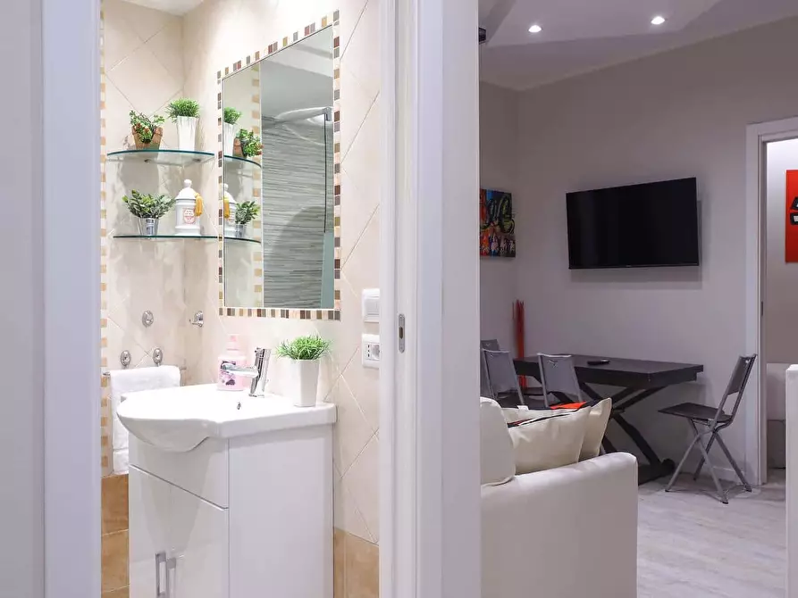 Immagine 5 di Appartamento in affitto  in Via San Calocero27 a Milano