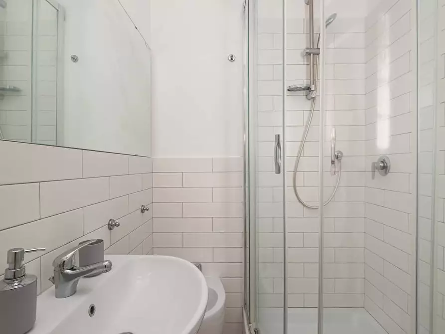 Immagine 4 di Appartamento in affitto  in Via del Commercio12 a Roma