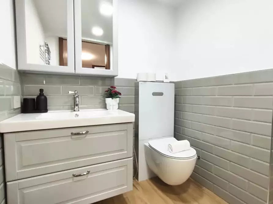 Immagine 97 di Appartamento in affitto  in Via Bellinzona55 a Como