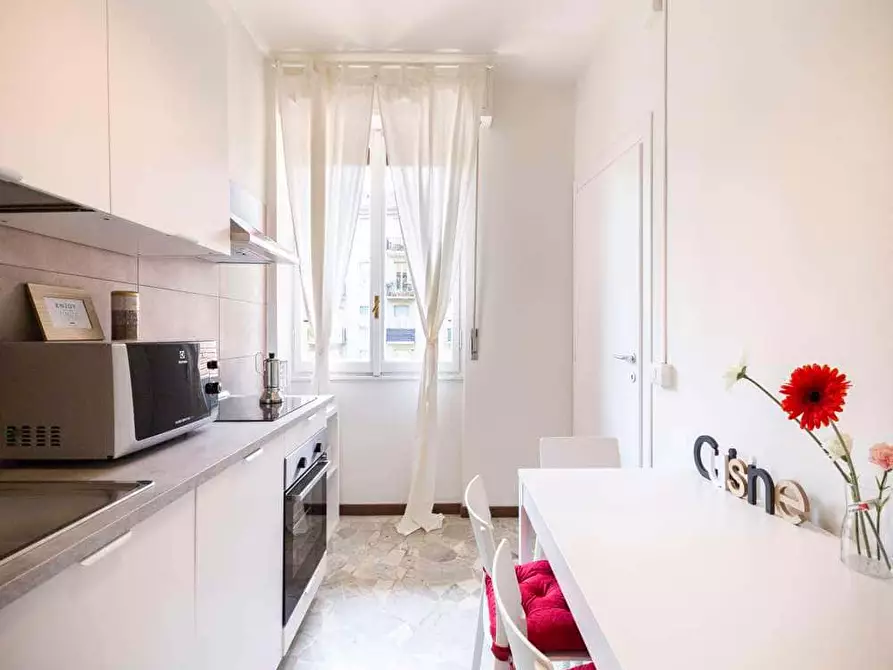 Immagine 22 di Camera in affitto  in Via Lorenteggio80 a Milano