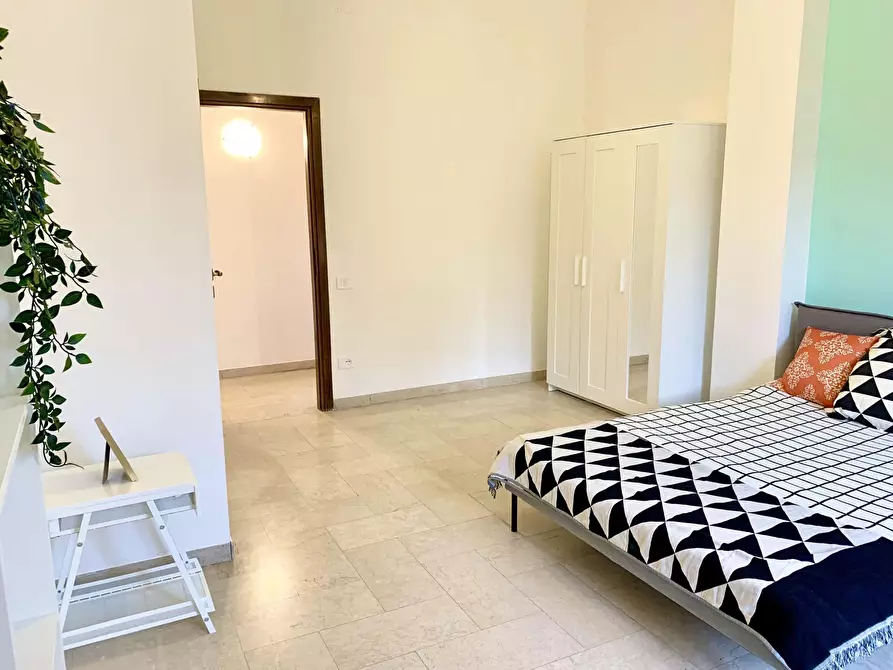 Immagine 2 di Camera in affitto  in Viale Francesco Redi45 a Firenze