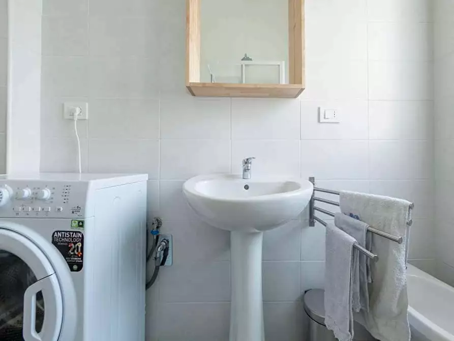 Immagine 9 di Camera in affitto  in Via della Salute19 a Bologna