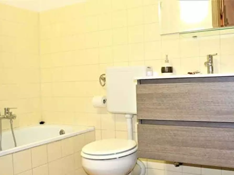 Immagine 12 di Camera in affitto  in Via Cascina dei Prati23 a Milano