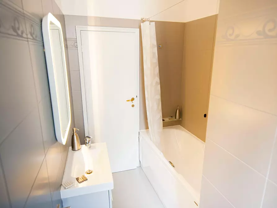 Immagine 25 di Appartamento in affitto  in Via del Borgo di San Pietro74 a Bologna