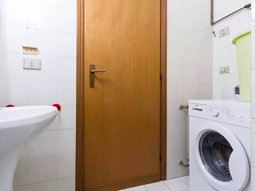 Immagine 9 di Camera in affitto  in Via dei Missaglia13 a Milano