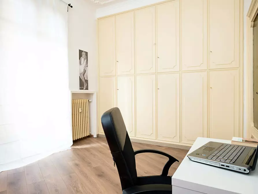 Immagine 6 di Camera in affitto  in Via San Paolo a Torino