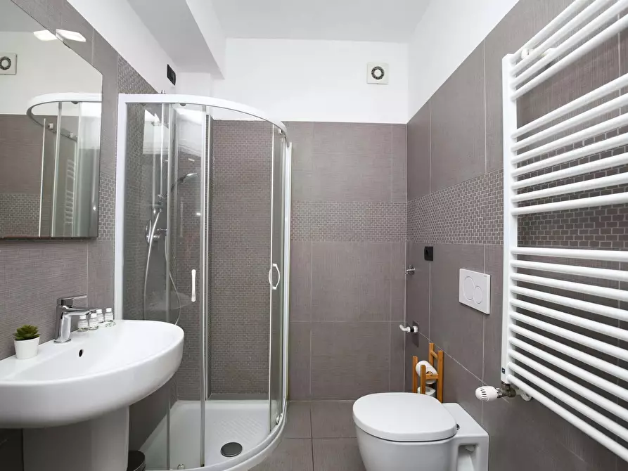 Immagine 14 di Camera in affitto  in Via Luigi Mercantini a Milano