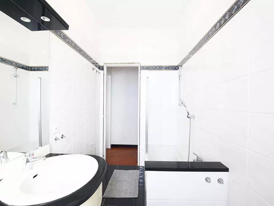 Immagine 25 di Camera in affitto  in Via Privata Mauro Rota8 a Milano