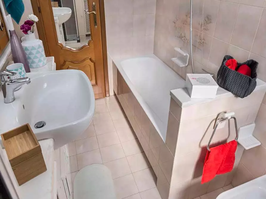 Immagine 18 di Camera in affitto  in Via Vincenzo Rabolini9 a Milano