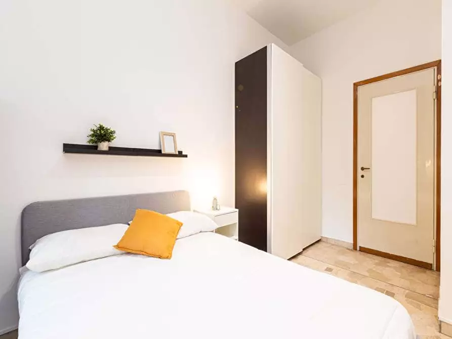 Immagine 2 di Camera in affitto  in Via Francesco Primaticcio8 a Milano