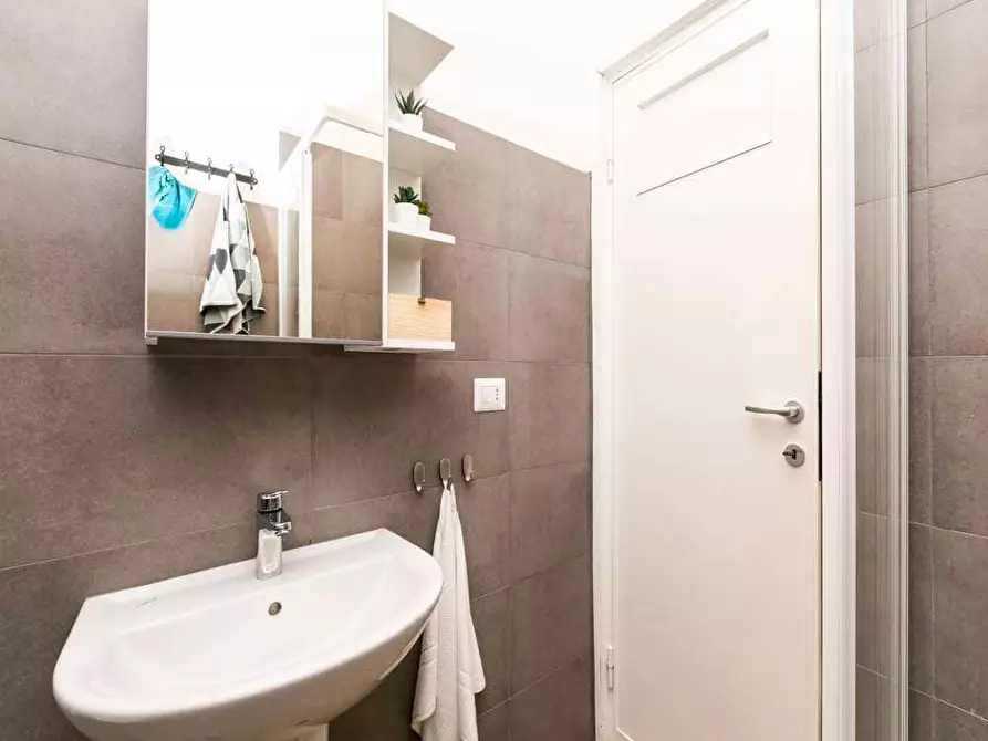 Immagine 32 di Camera in affitto  in Viale Beatrice D'Este4 a Milano