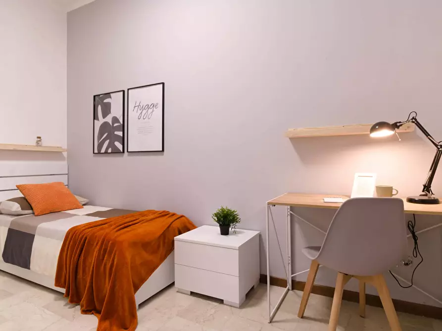 Immagine 3 di Camera in affitto  in Via Senatore Diogene Valotti a Brescia