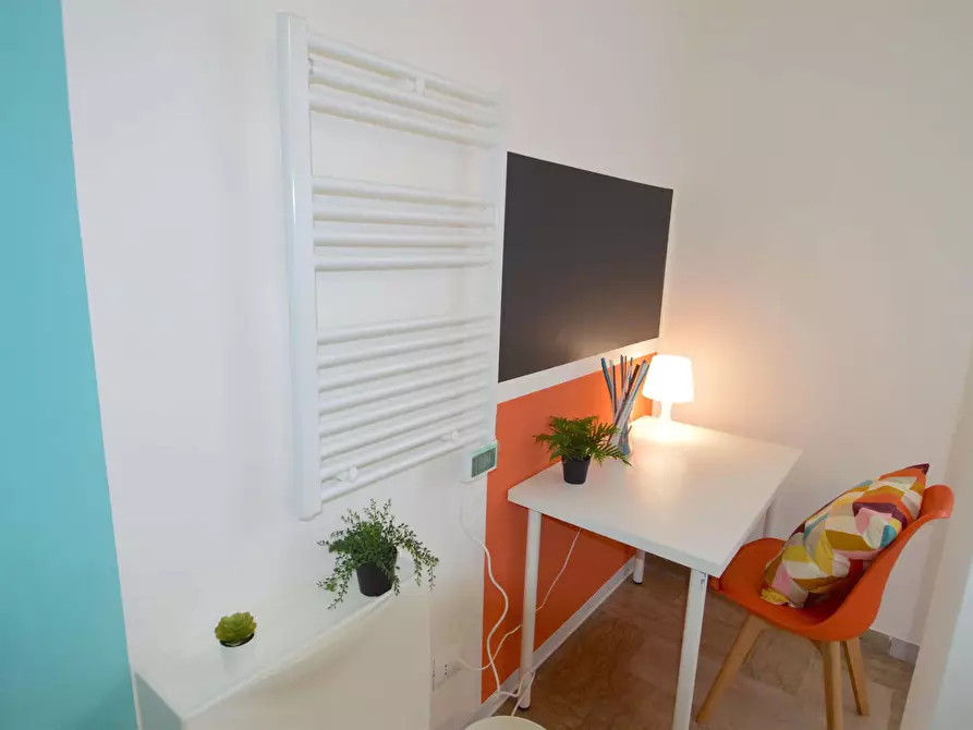 Immagine 2 di Camera in affitto  in Via Emilia Est36 a Modena
