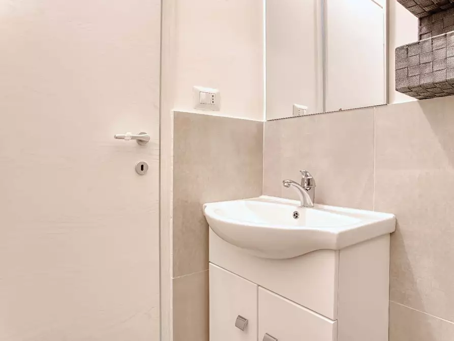 Immagine 14 di Appartamento in affitto  in Via Giovanni Battista Cassinis1 a Milano