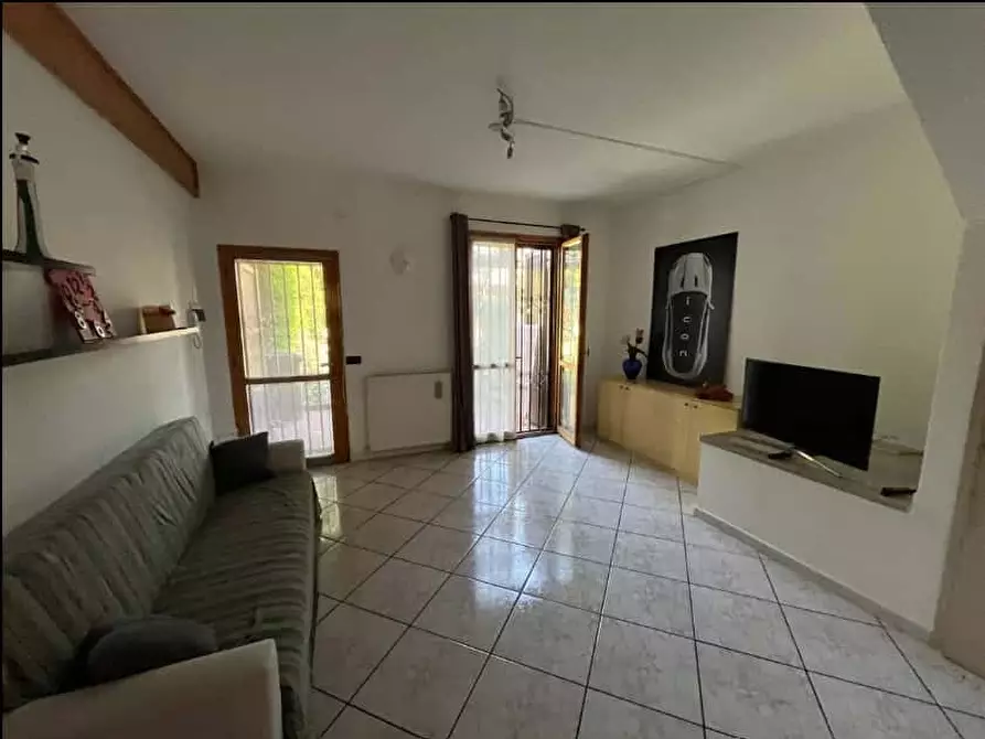 Immagine 3 di Appartamento in affitto  in Via delle Querce3 a Rodano