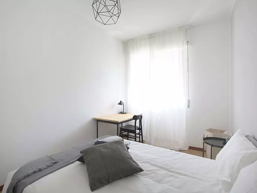 Immagine 2 di Camera in affitto  in Via Carlo Marx5 a Milano