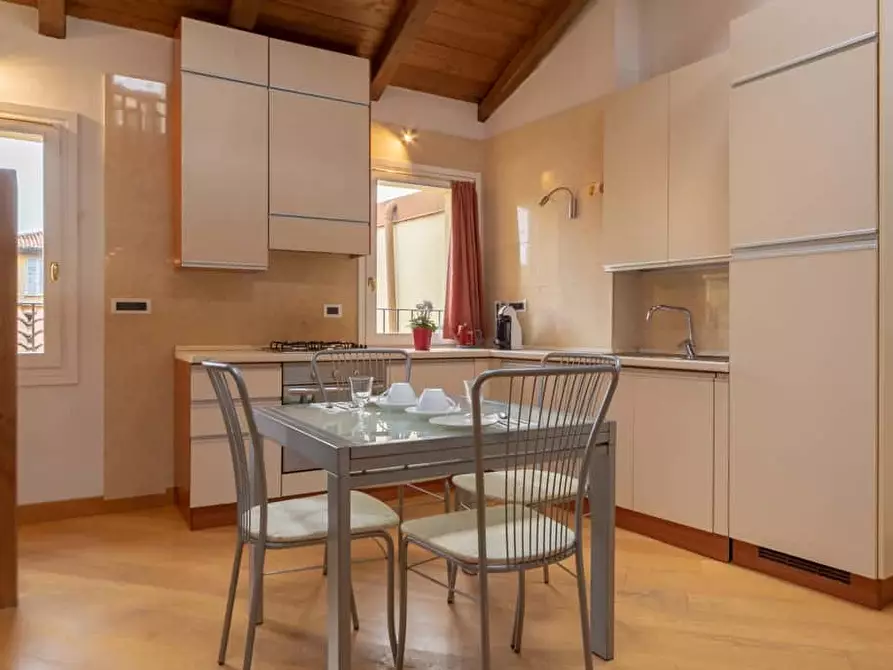 Immagine 5 di Appartamento in affitto  in Via Santo Stefano88 a Bologna