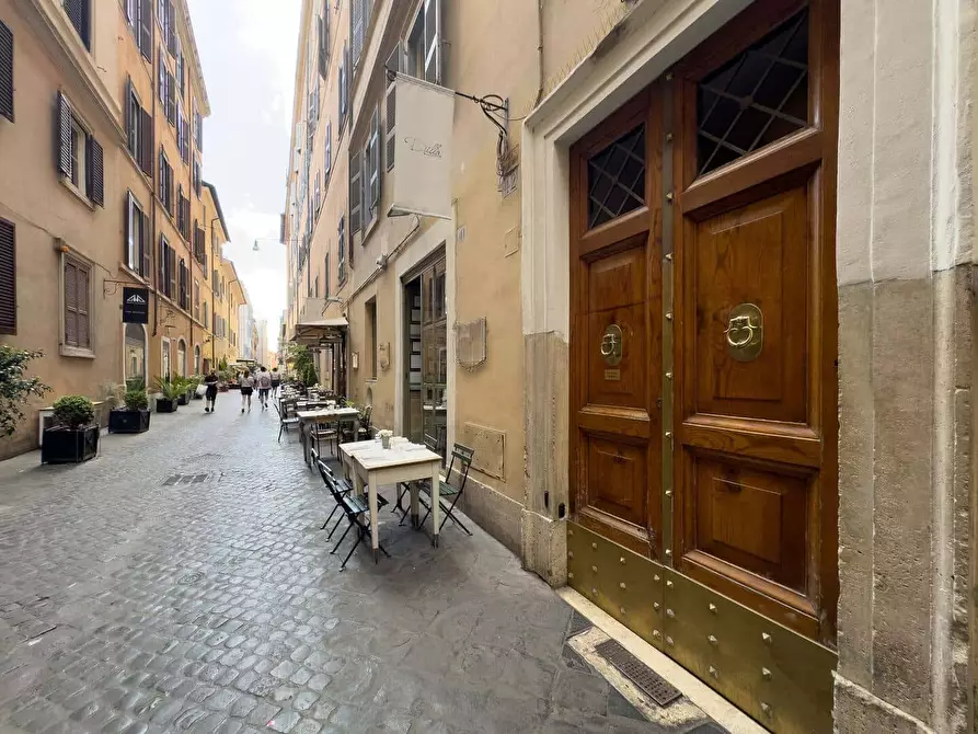 Immagine 28 di Appartamento in affitto  in Via Mario de' Fiori42 a Roma