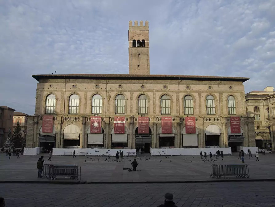 Immagine 17 di Appartamento in affitto  in Via Rizzoli18 a Bologna