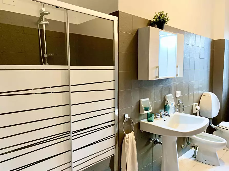 Immagine 28 di Camera in affitto  in Viale Francesco Redi45 a Firenze