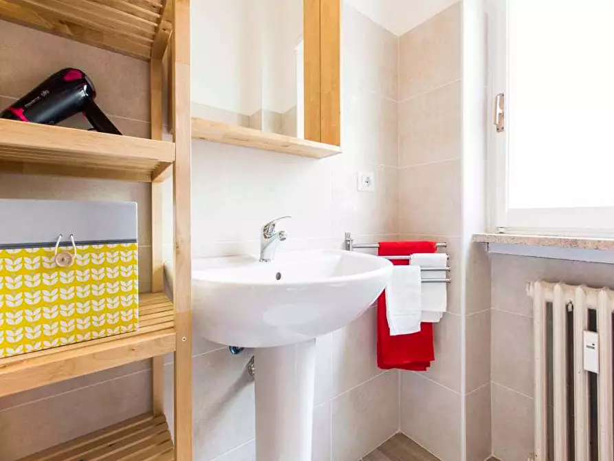 Immagine 26 di Camera in affitto  in Via Moncalvo29 a Milano