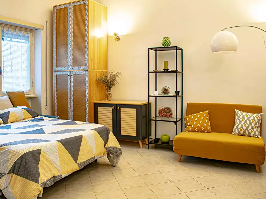 Immagine 12 di Appartamento in affitto  in Via Albano74 a Roma