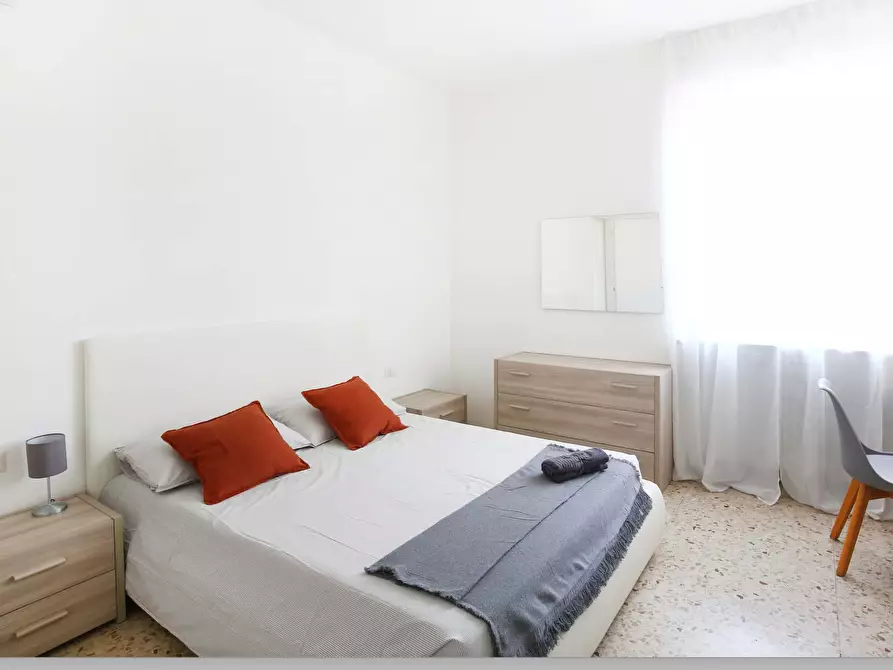 Immagine 1 di Camera in affitto  in Via Lodovico Pavoni5 a Milano