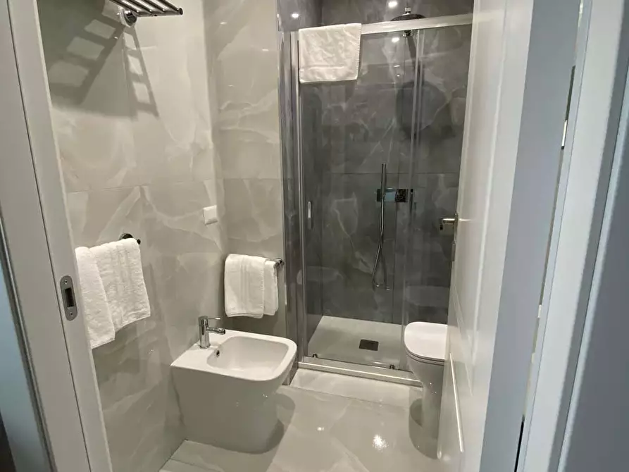 Immagine 4 di Camera in affitto  in Via Oderisi da Gubbio199 a Roma