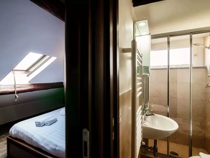 Immagine 29 di Appartamento in affitto  in Viale Nazario Sauro a Milano