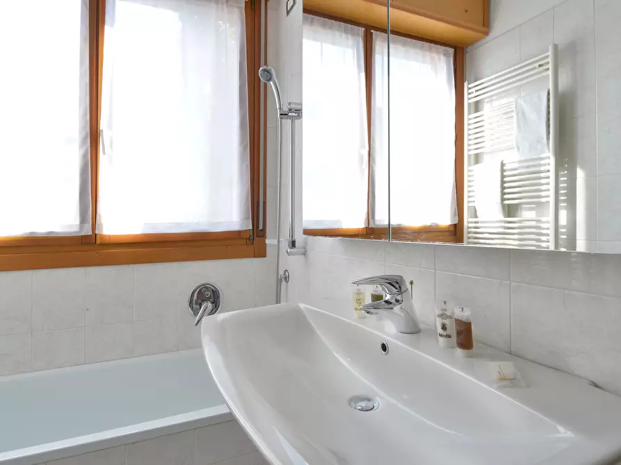 Immagine 15 di Appartamento in affitto  in Via Emilia Levante43 a Bologna