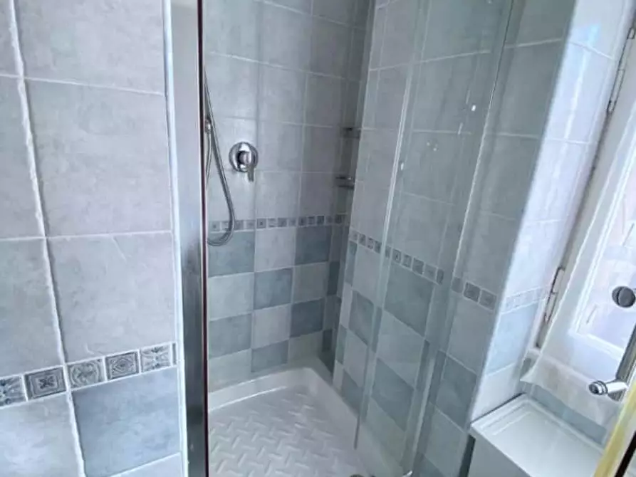 Immagine 15 di Appartamento in affitto  in Via la Spezia81 a Roma