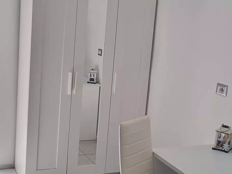 Immagine 22 di Camera in affitto  in Via dei Tribunali268 a Napoli