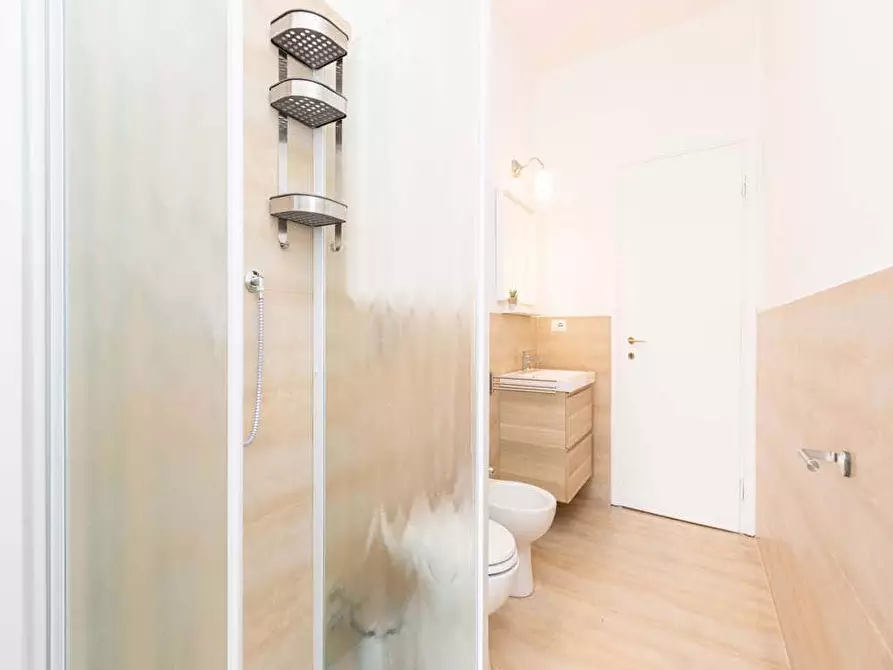 Immagine 44 di Camera in affitto  in Viale Romagna5 a Milano