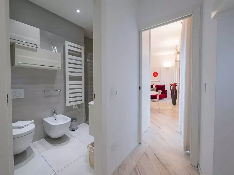 Immagine 20 di Appartamento in affitto  in Corso Europa10 a Milano