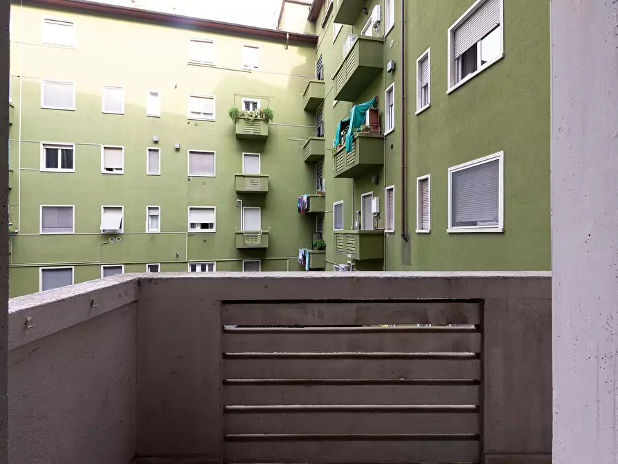 Immagine 8 di Camera in affitto  in Via Andrea Costa1 a Milano
