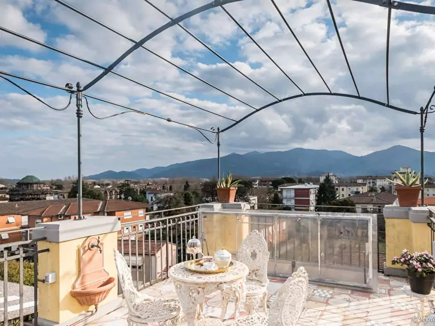 Immagine 21 di Appartamento in affitto  in Via Nottolini316 a Lucca