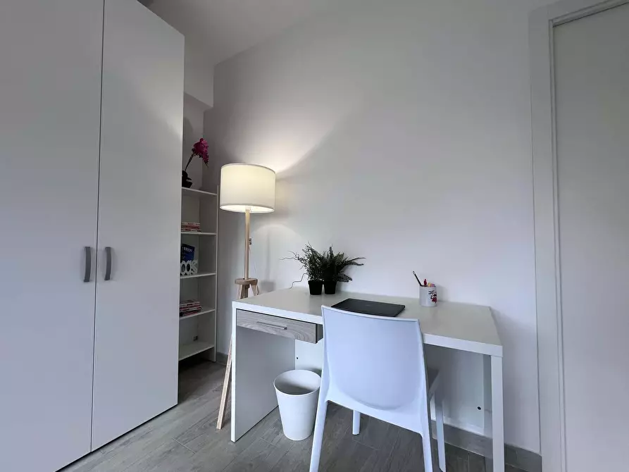 Immagine 14 di Camera in affitto  in Via Genova19 a Bologna