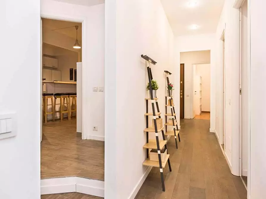 Immagine 16 di Camera in affitto  in Via Antonio Canova25 a Milano