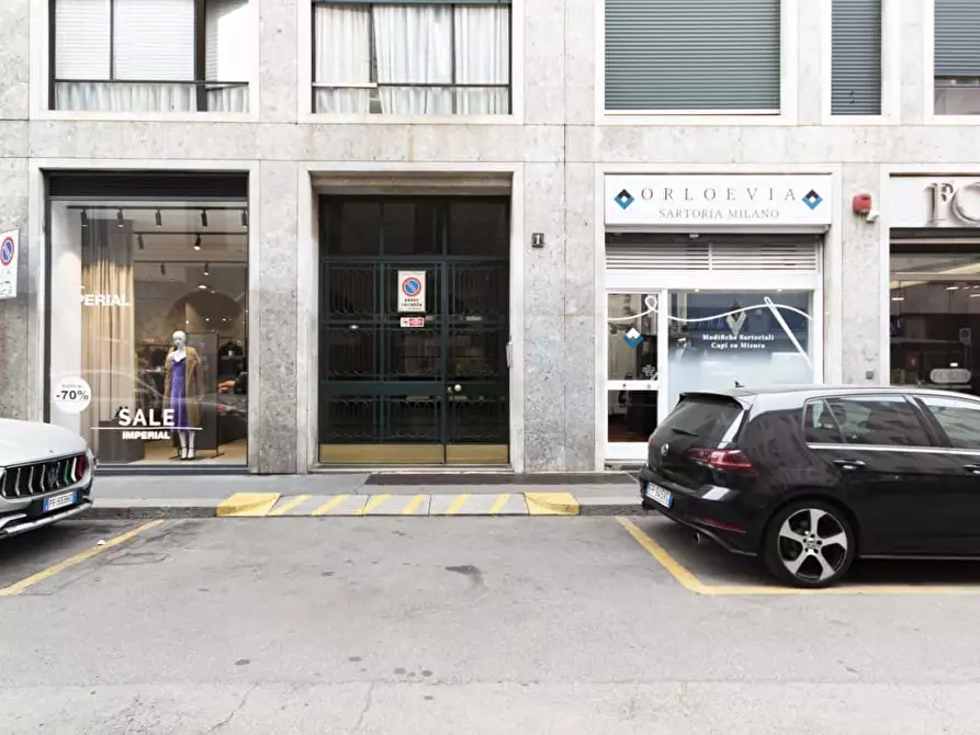 Immagine 13 di Appartamento in affitto  in Via Santa Maria Valle1 a Milano